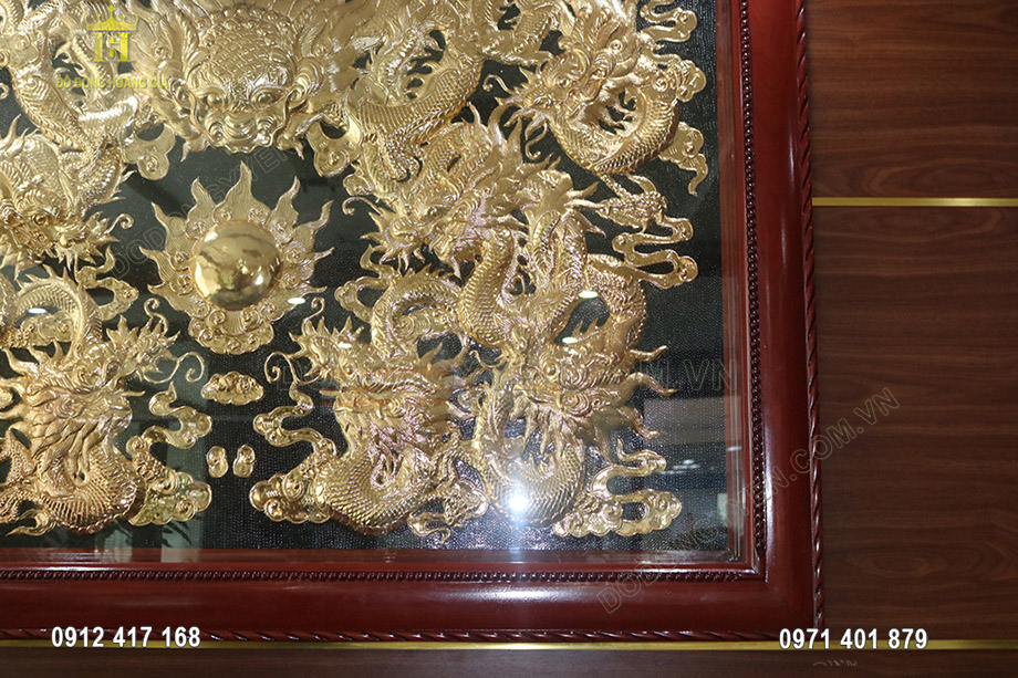 Tranh thường được treo tại ph&ograve;ng kh&aacute;ch, ph&ograve;ng l&agrave;m việc hay tại sảnh lớn của c&ocirc;ng ty